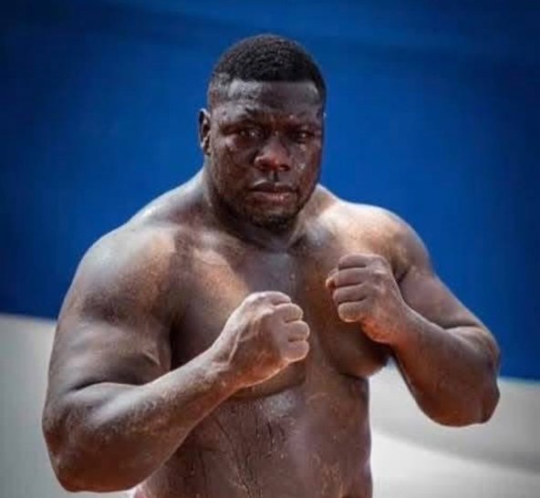 Qui est «Franc Ndiago», le lutteur invaincu qui secoue l’arène sénégalaise?