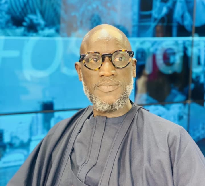 “Pourquoi veulent-ils que je sois un woubi… ?” : Sanekh répond sans détour