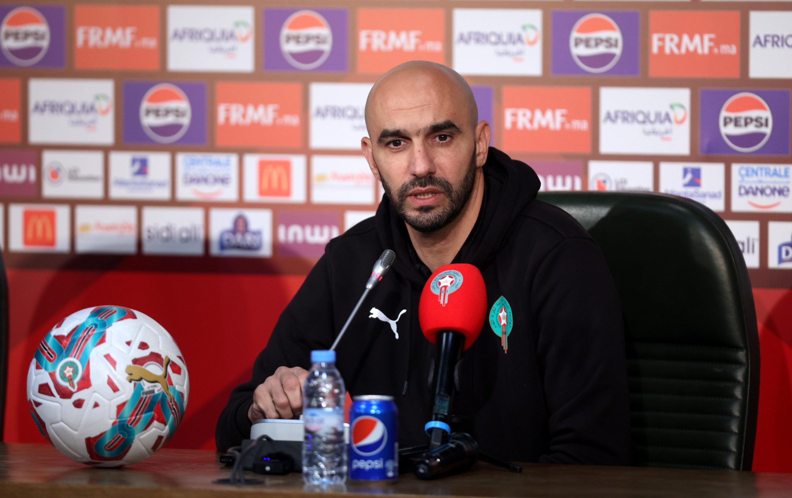 Remplacement de Regragui : La FRMF dément toute désignation d’un nouvel entraîneur des Lions de l’Atlas