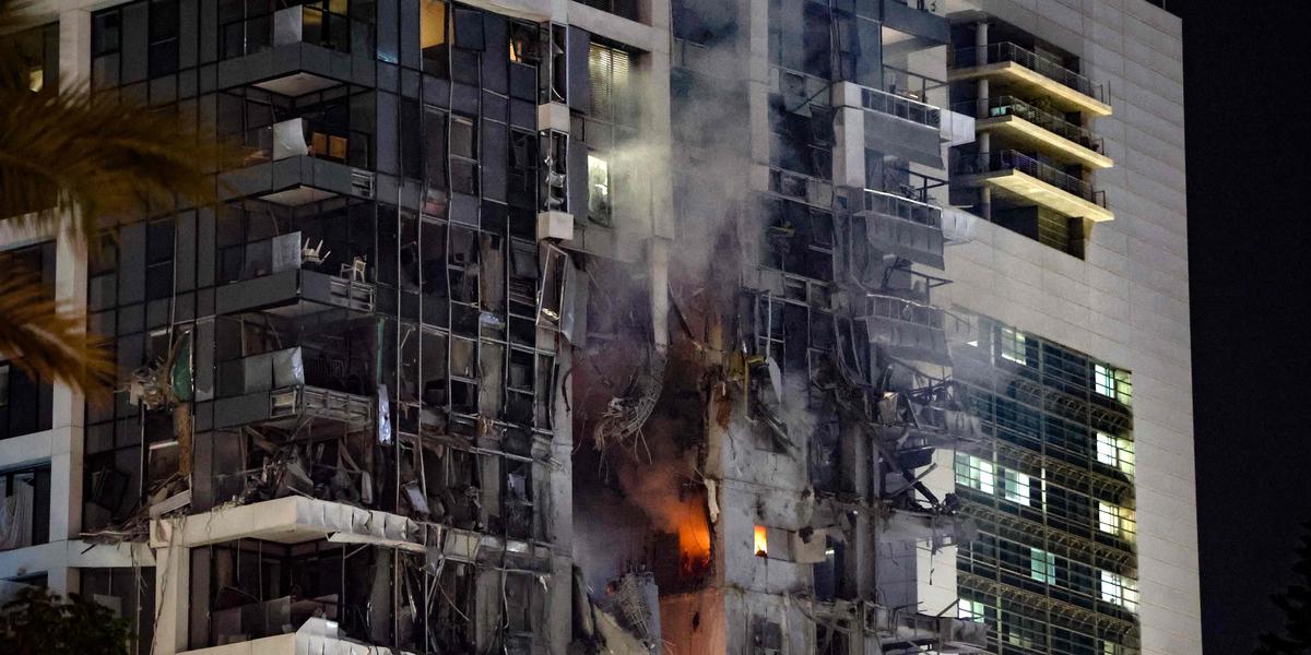 Bombardements en Israël : un missile iranien creuse un vaste cratère à Tel-Aviv