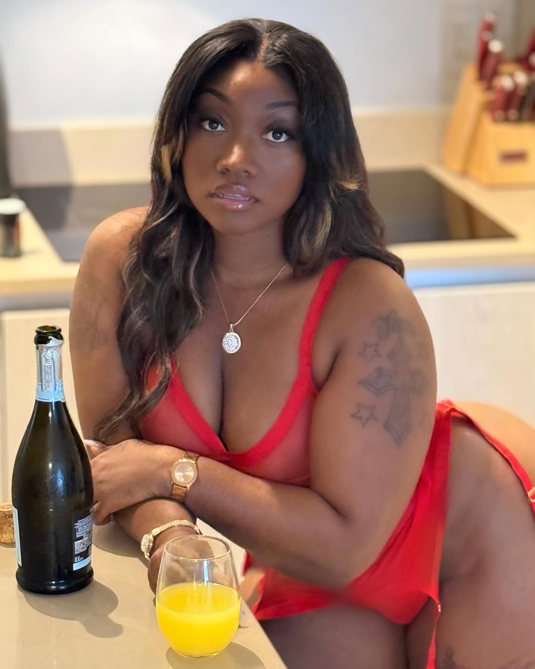 Regan Kay face aux critiques : « Protégez votre paix »