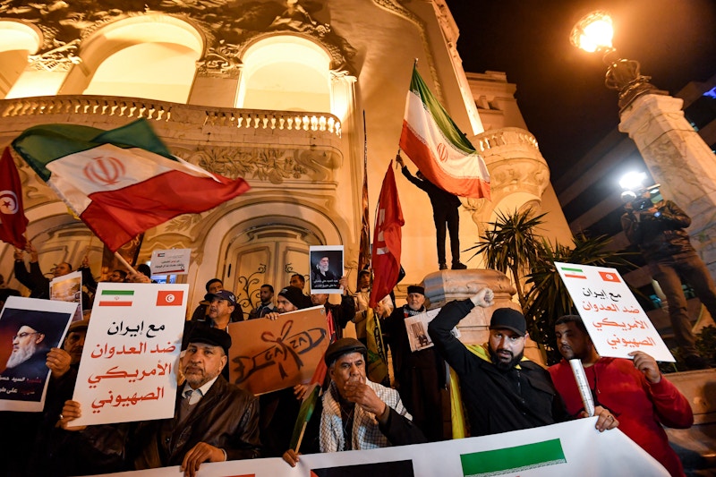Solidarité avec l’Iran et la Palestine : des manifestants dénoncent les frappes israélo-américaines à Tunis
