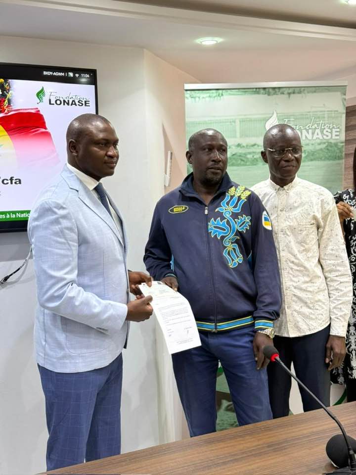 À la veille de la Korité, la LONASE aide les familles des supporters détenus au Maroc