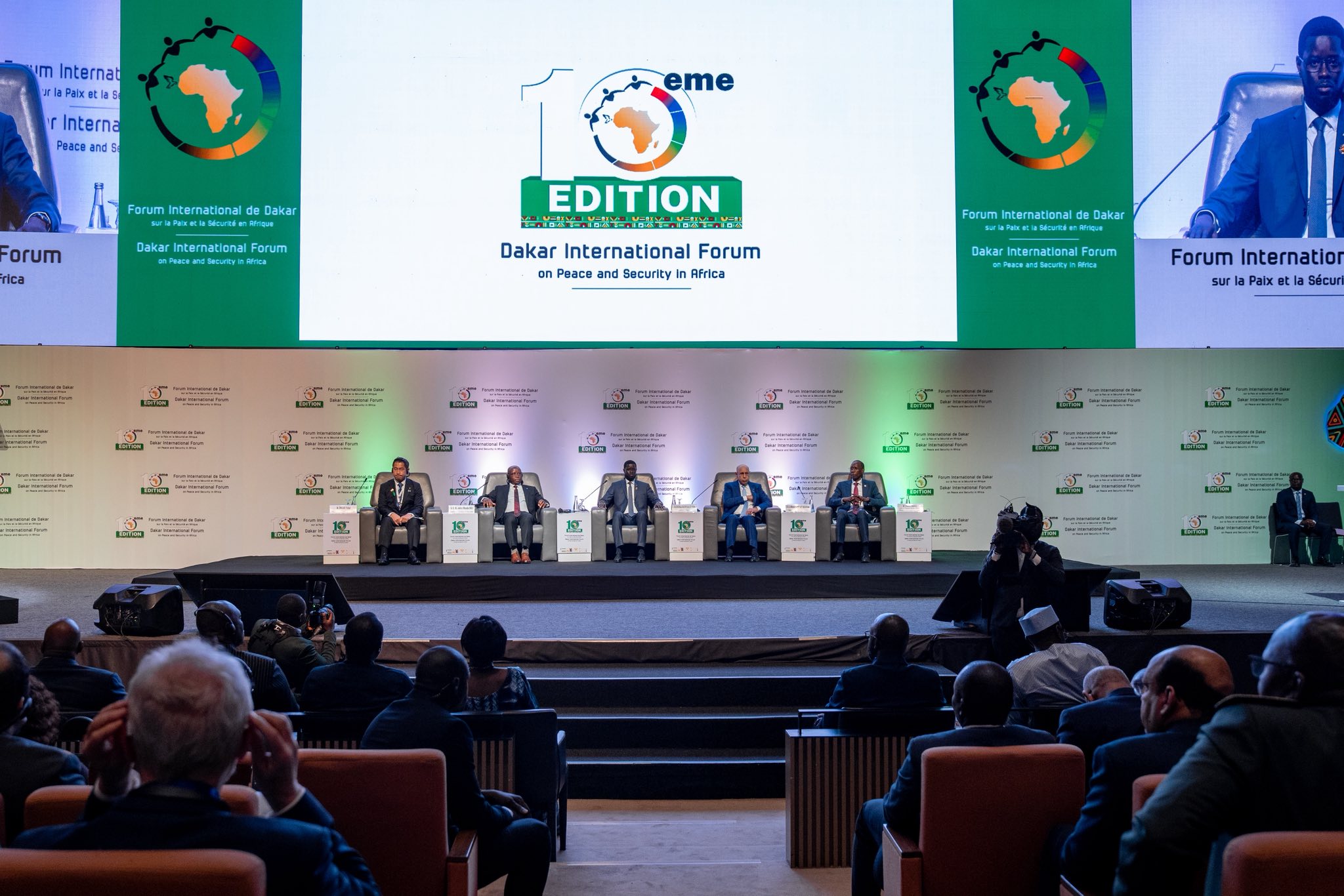 Forum international de Dakar : la france se retire de...