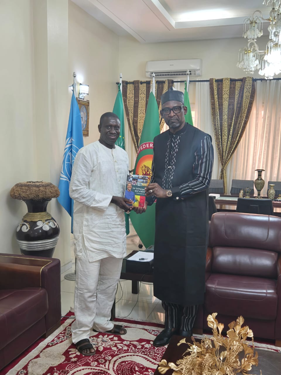Diplomatie économique : Bamba Touré rencontre le ministre Abdoulaye Diop à Bamako