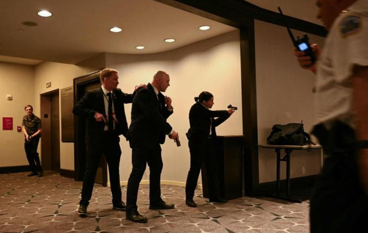 Coups de feu à Washington : Donald Trump évacué en pleine soirée officielle