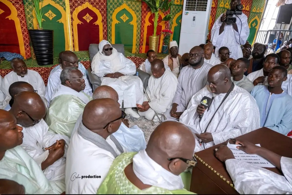Touba : Hizbut Tarqiyyah remet un milliard F CFA pour la rénovation de la grande mosquée