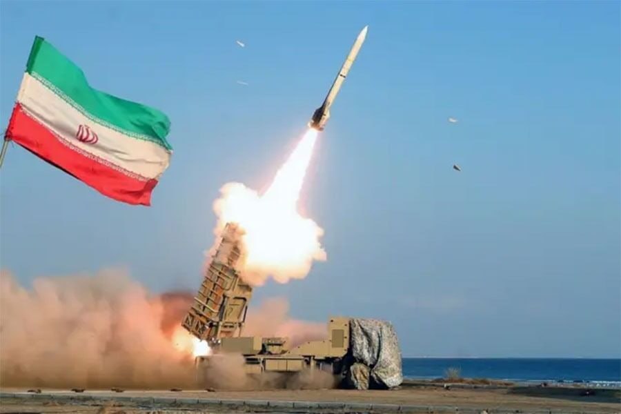 Moyen-Orient: les États-Unis frappent l'Iran qui réplique en visant une base américaine