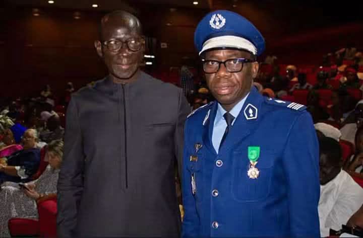 Le Général Moussa Fall réapparaît aux côtés du colonel Abdou Mbengue, élevé au rang d'Officier de l'Ordre national du Lion