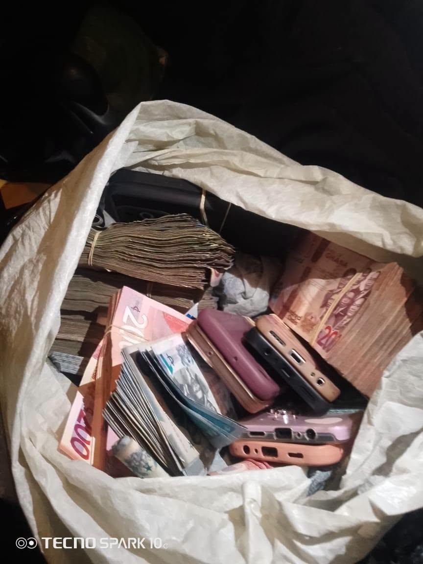 Ghana : un braqueur tué, près de 8,1 millions de FCFA et un fusil AK-47 récupérés après l'attaque d'un agent de mobile money