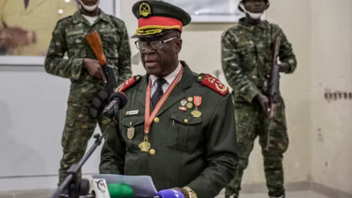Bissau : l’opposition accuse Umaro Sissoco Embaló d’avoir orchestré l’arrestation de Domingos Simões Pereira