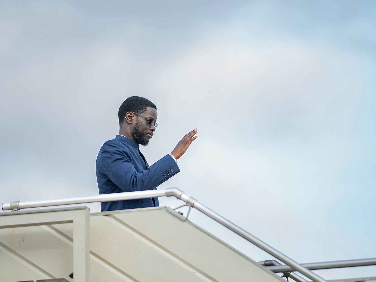 Bassirou Diomaye Faye se rend à Doha pour les obsèques de l’ancien émir du Qatar