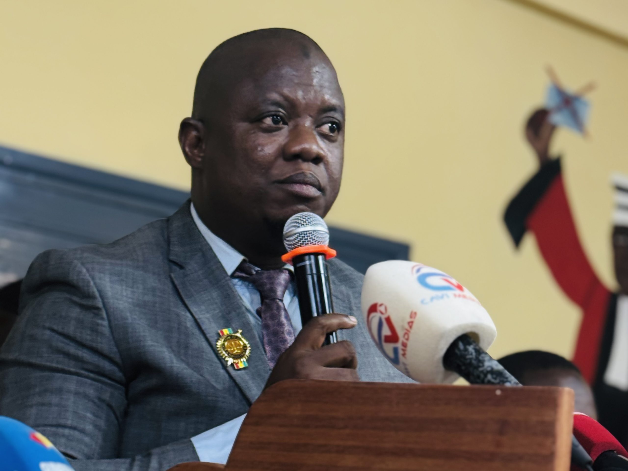 Conakry : Charles Wright s'en prend au directeur communal de l'Habitat et dénonce la prolifération des constructions anarchiques