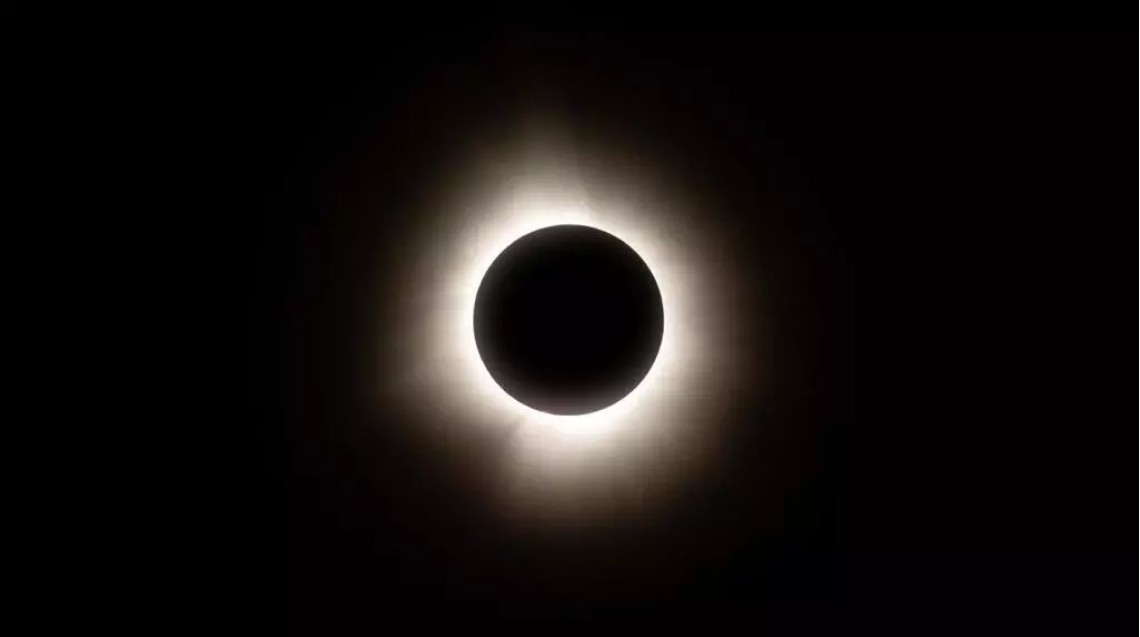 Éclipse solaire : préparez-vous à voir le Soleil disparaître en plein jour