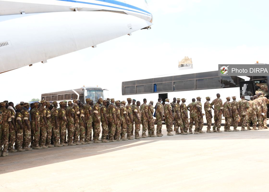 Mali : l’armée annonce la libération de 82 militaires retenus en otage