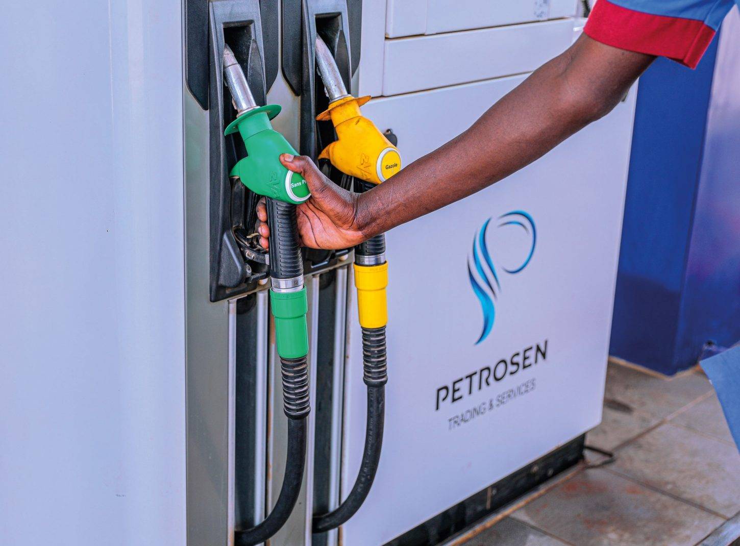 Sénégal : le gouvernement augmente les prix du supercarburant et du gasoil