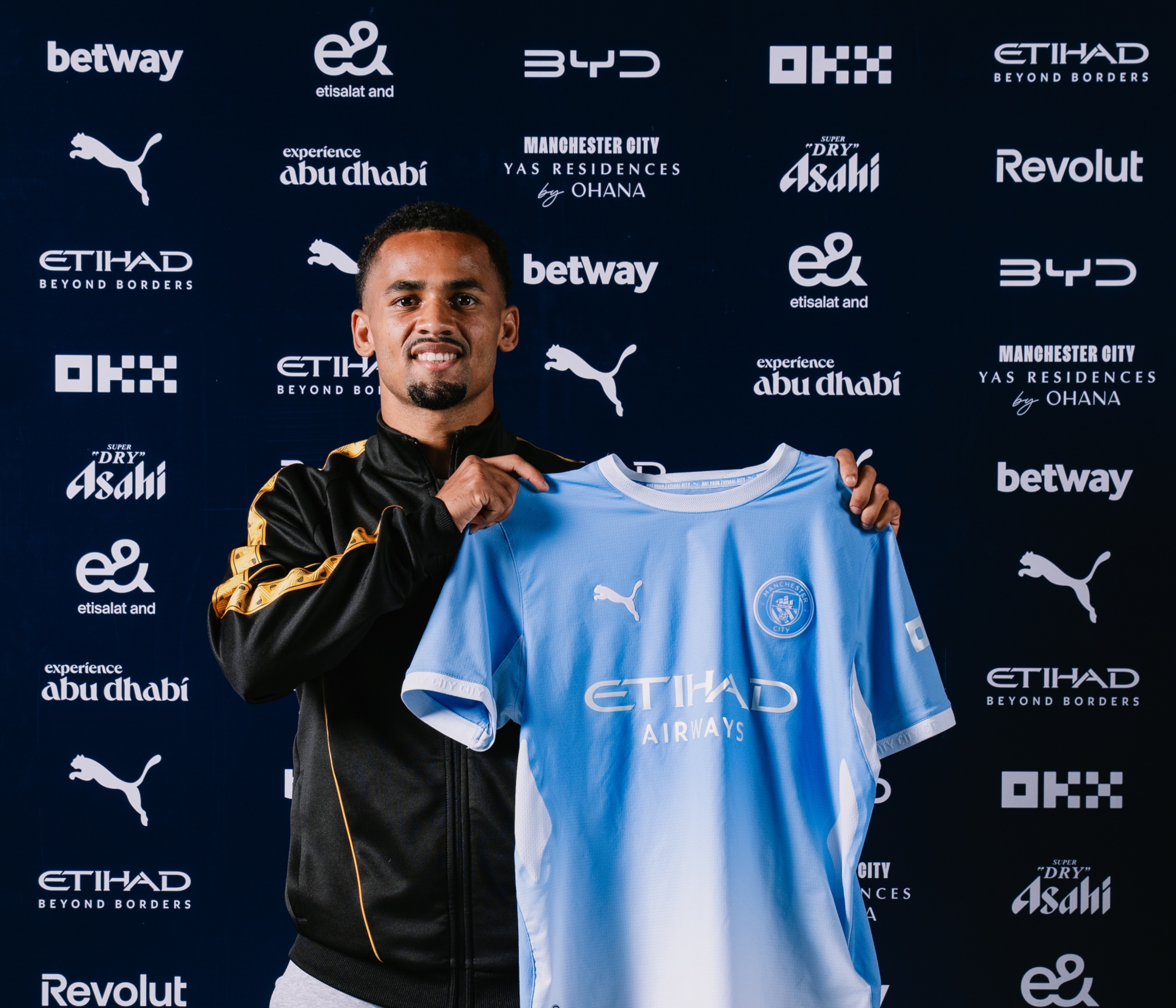 OFFICIEL : Iliman Ndiaye signe à Manchester City pour cinq ans