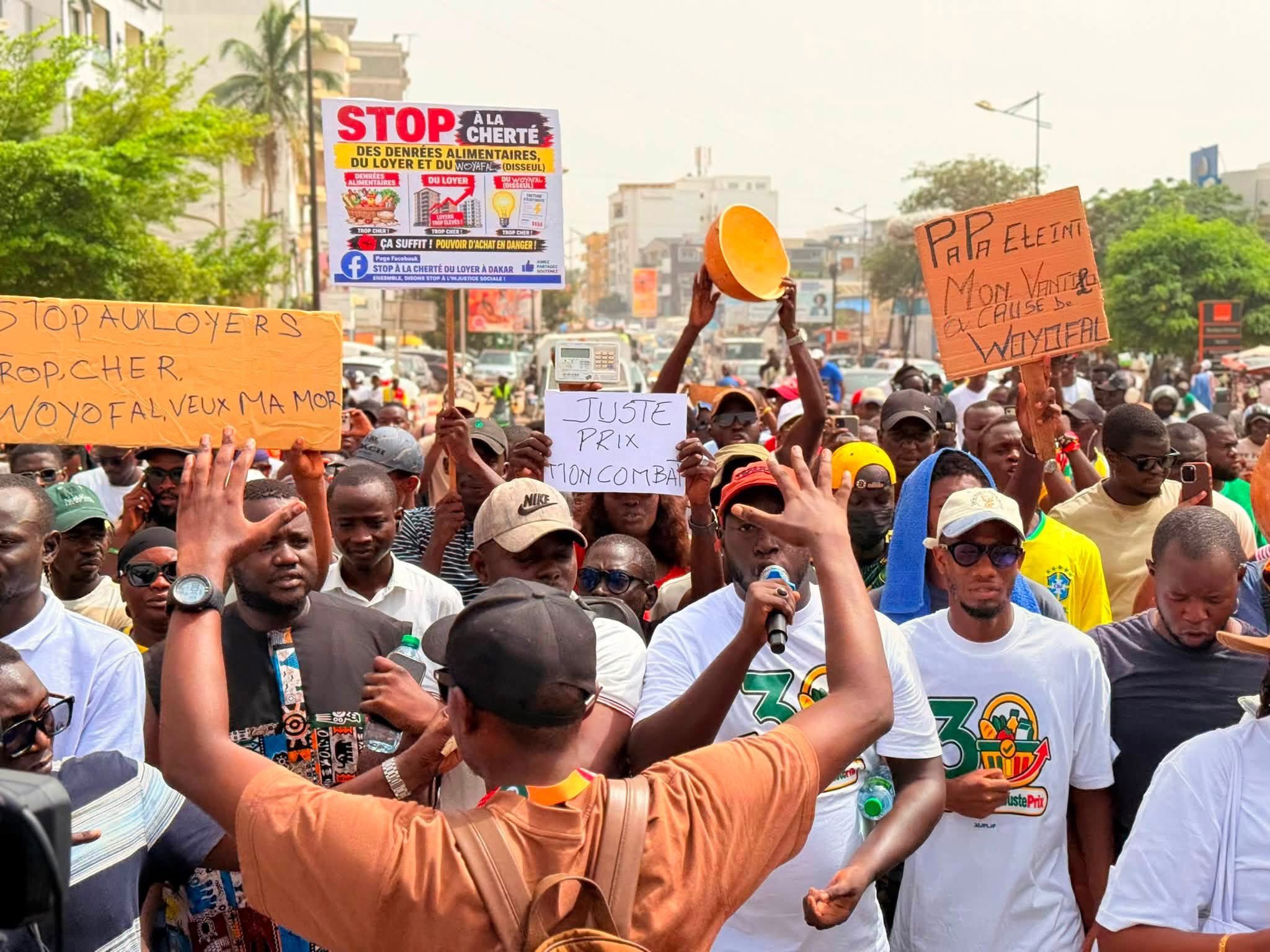 Loyers, alimentation, électricité : Dakar manifeste contre la flambée des prix