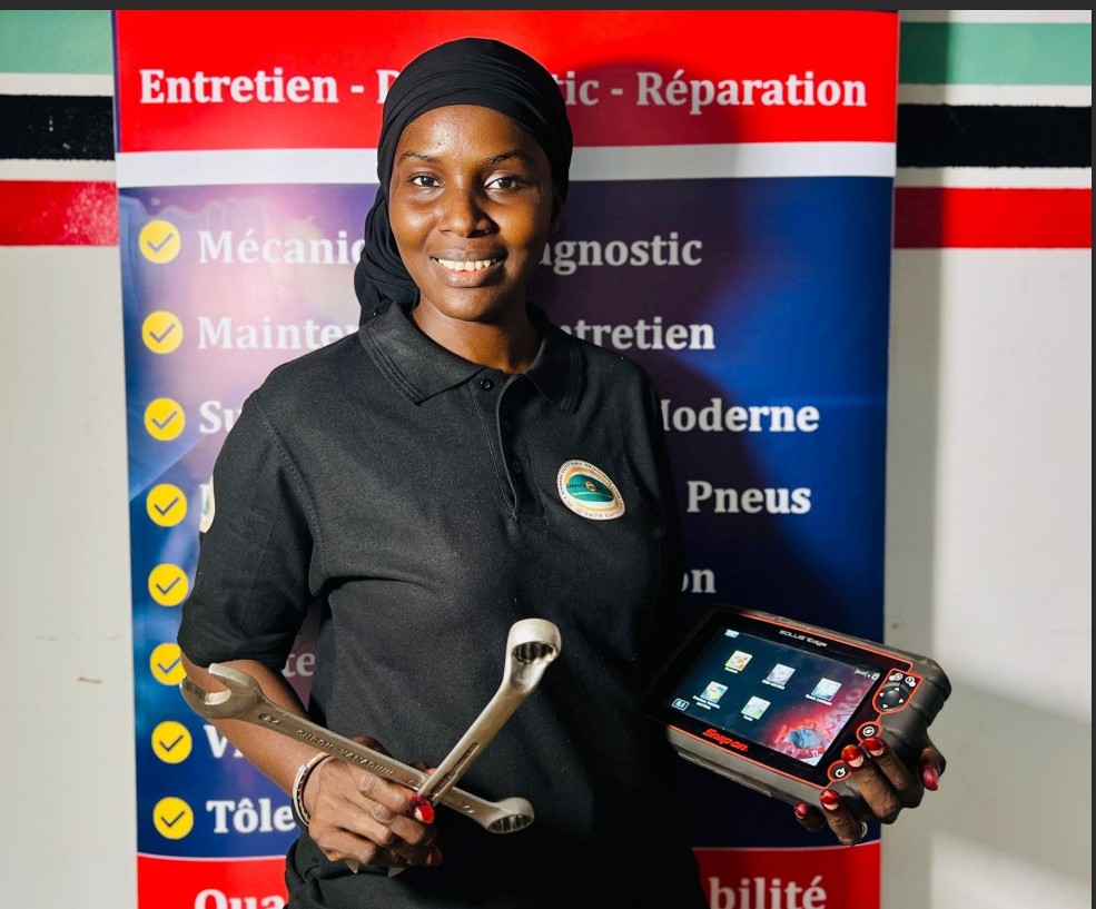 Mali : Pinda Thiam, la mécanicienne qui brise les codes dans un univers d’hommes