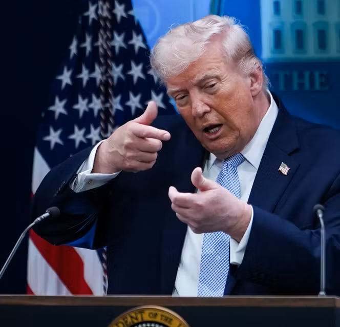 Etats Unis : Donald Trump annonce interdire l'accès de la Maison Blanche à CNN, Politico et MSNOW
