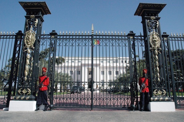Gestion du Sénégal : la G2CS dénonce une démocratie affaiblie et une économie toujours dépendante