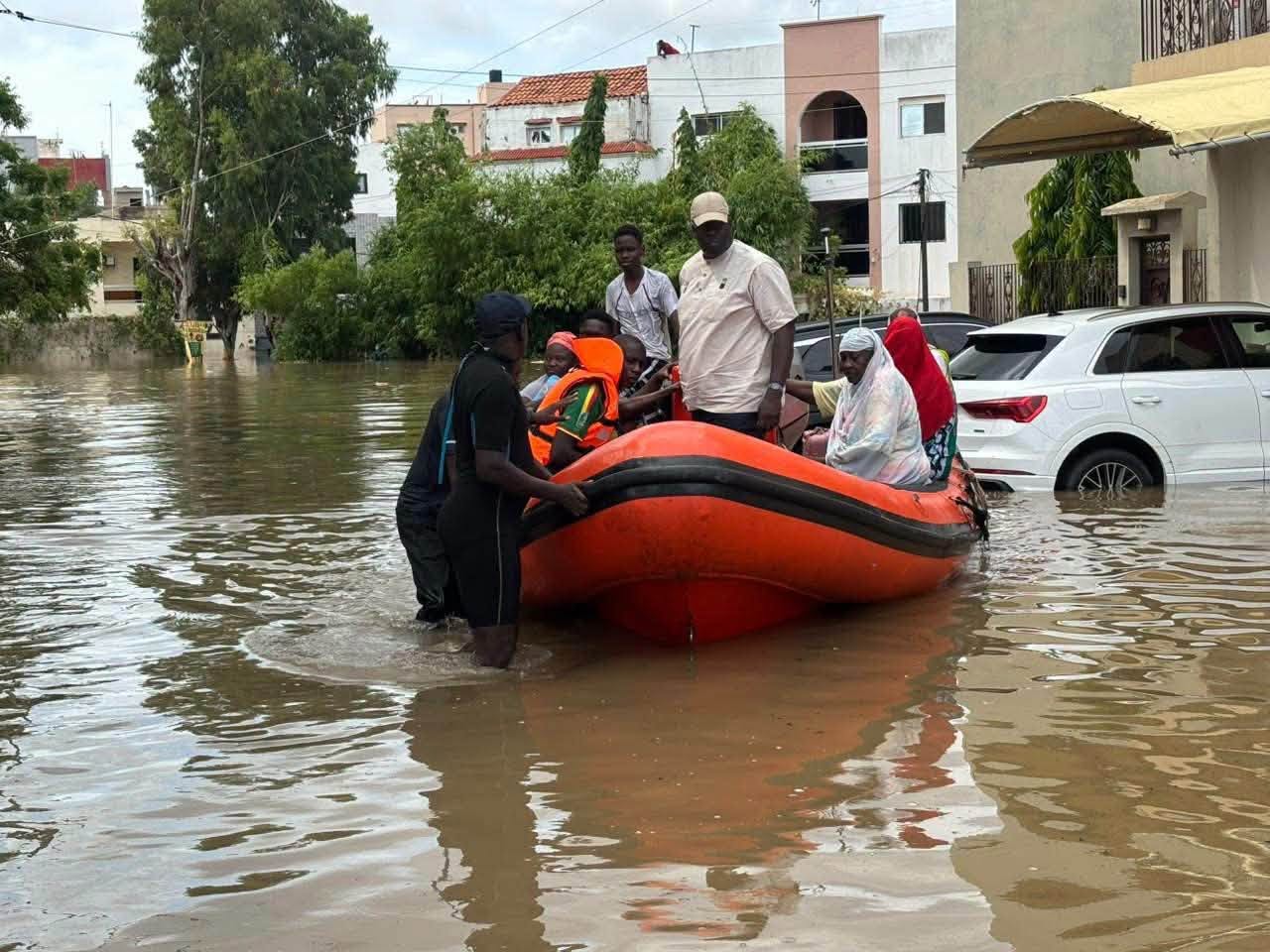 Inondations à Dakar : Hann Bel-Air durement touchée, des habitants évacués...