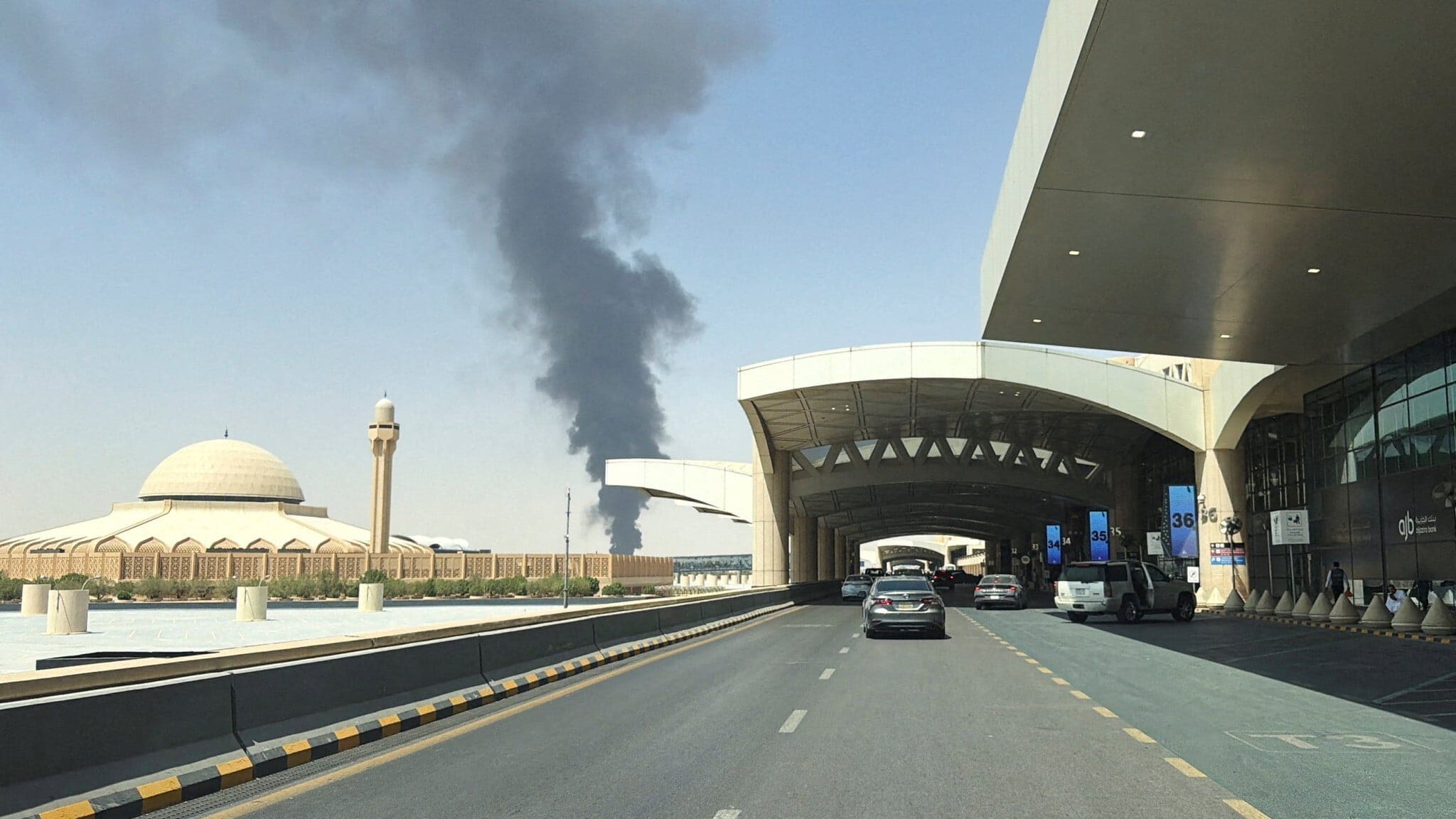 Arabie saoudite : l’aéroport international de Riyad frappé par un missile, des dizaines de blessés et plusieurs vols suspendus