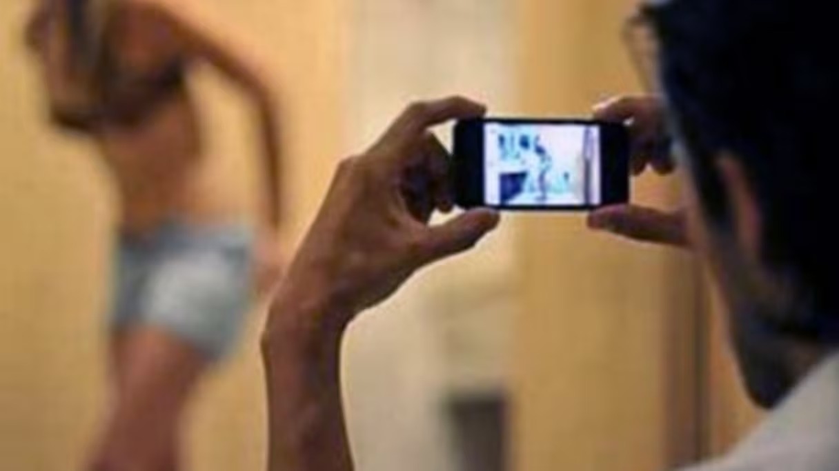 Diourbel : une élève de 16 ans filmée nue à son insu... la vidéo circule sur WhatsApp