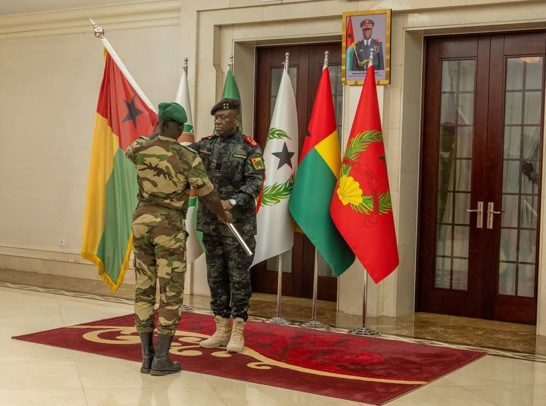JOJ Dakar 2026 : le président de transition Horta Inta-A remet le drapeau national aux athlètes bissau-guinéens