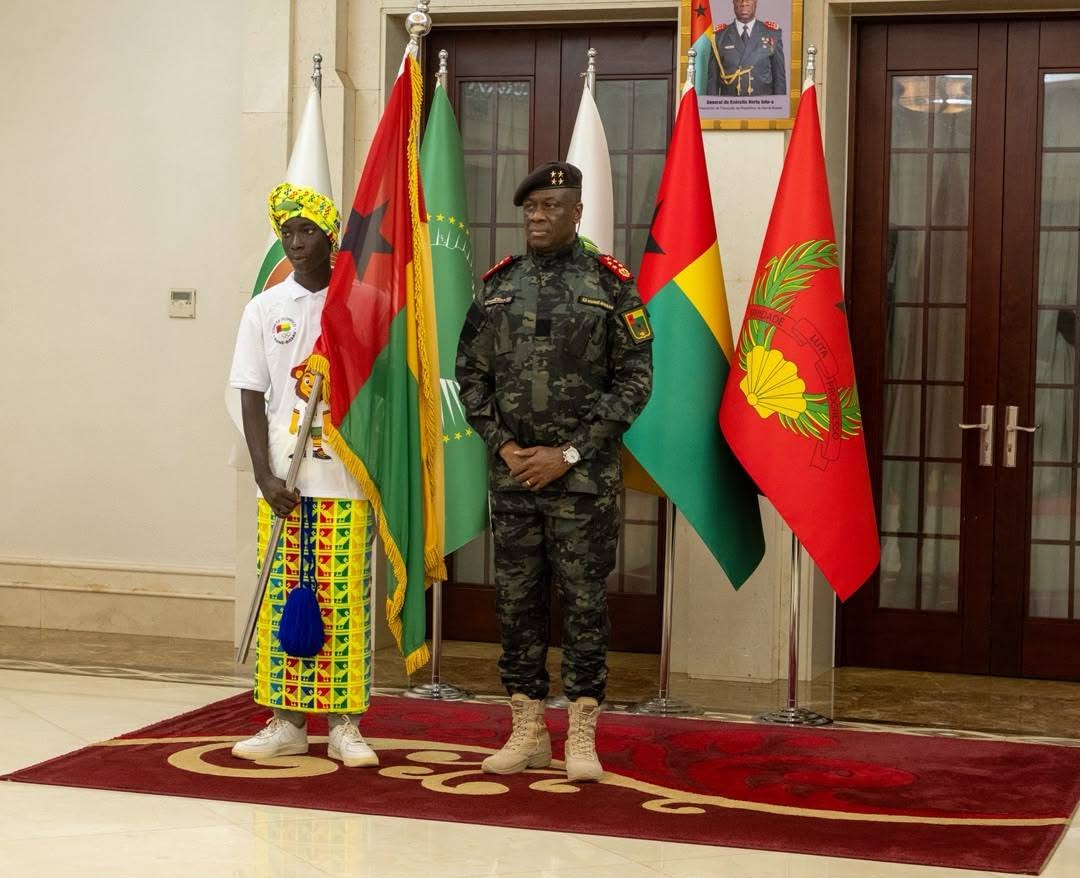 JOJ Dakar 2026 : le président de transition Horta Inta-A remet le drapeau national aux athlètes bissau-guinéens