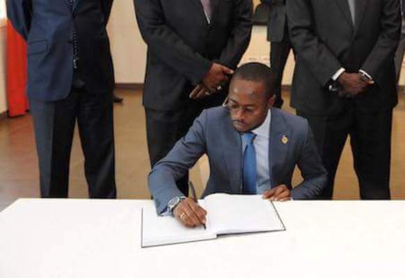 Présentation de condoléances à la  France: Les graves  fautes d’orthographe d’Abdou Mbow