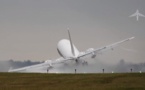 Un Boeing frôle la catastrophe à l'aéroport de Prague (vidéo)