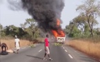 Magal Touba: Un bus transportant des Thiantacounes, a pris feu