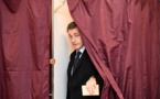 Mauvais exemple au vote Primaire : Sarkozy grille tout le monde dans la queue...