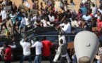 Insolite - Mame Marème Thiam Babou réussit un coup d'éclat en faisant stopper net le cortège Présidentiel à Gandigal (VIDÉO)