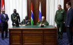 Le général Ousmane Badji, signe des accords militaires autorisant une présence militaire russe sur le sol gambien