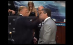 Donald Trump Gifle Un individu En direct, Regardez!