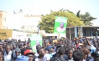 En direct de la place de l'Obélisque: les manifestants réclament la libération de Bamba Fall et Khalifa Sall 