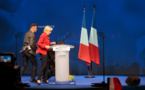 Une femme perturbe le meeting de Marine Le Pen