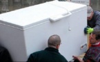 Vidéo: Pendant huit ans, il a caché le corps de sa femme dans un réfrigérateur