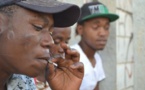 Interdiction de fumer dans les places publiques: les fumeurs dénoncent la mesure et parlent de "diabolisation"
