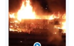 Cameroun : l’Assemblée nationale ravagée par un incendie spectaculaire(Regardez)
