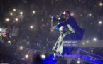 Bercy 2017: Youssou Ndour chante et filme