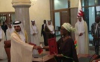 Un ministre burkinabé a contraint l'éminent Emire du Qatar à serrer sa main