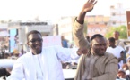 Exclusif: le ministre Amadou Ba offre au lutteur Modou Lo une 4×4 et des millions…..