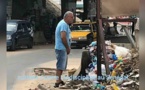 Ce blanc pris en flagrant délit dans les rues de Dakar
