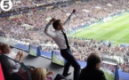 Arrêt sur image: Emmanuel Macron s’est lâché dans les tribunes