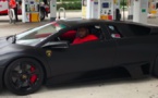 Non, la personne à bord de cette Lamborghini n'est pas le fils du Président Sall