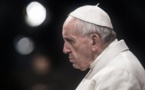 Le pape François invité à démissionner