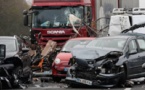 Autoroute à péage: 5 voitures se cognent et bloquent la circulation